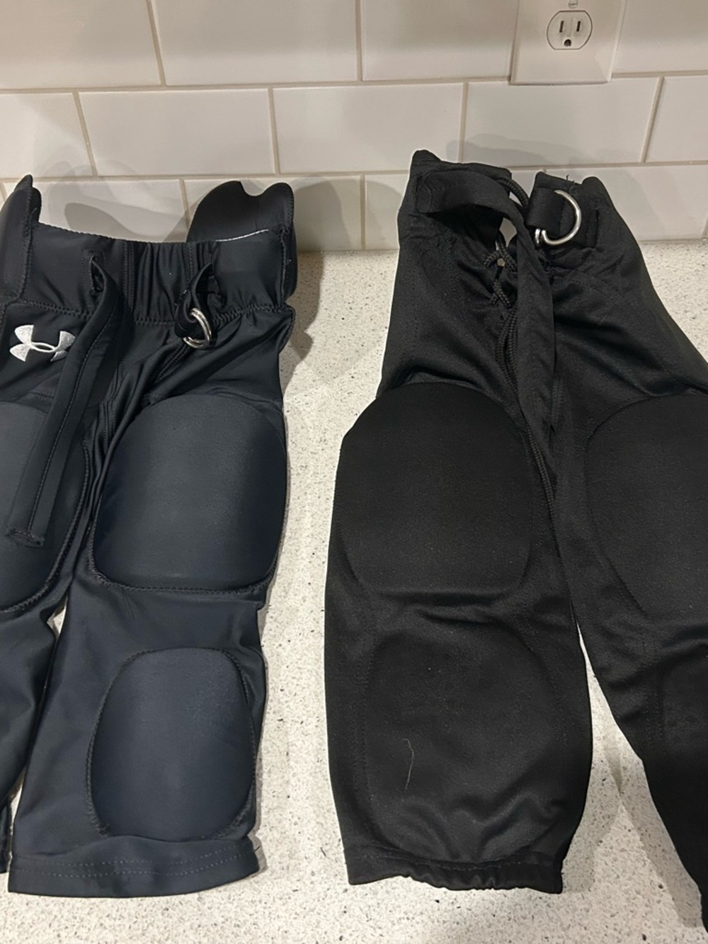 Kids Under Armour/Alleson Black 7-Padded Football Pants Set, Youth Medium